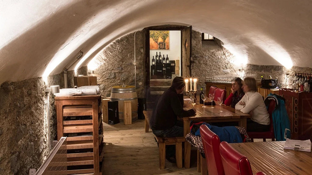 Gewölbekeller der Cantina by Vinothek Brancaia in der Lenzerheide Graubünden
